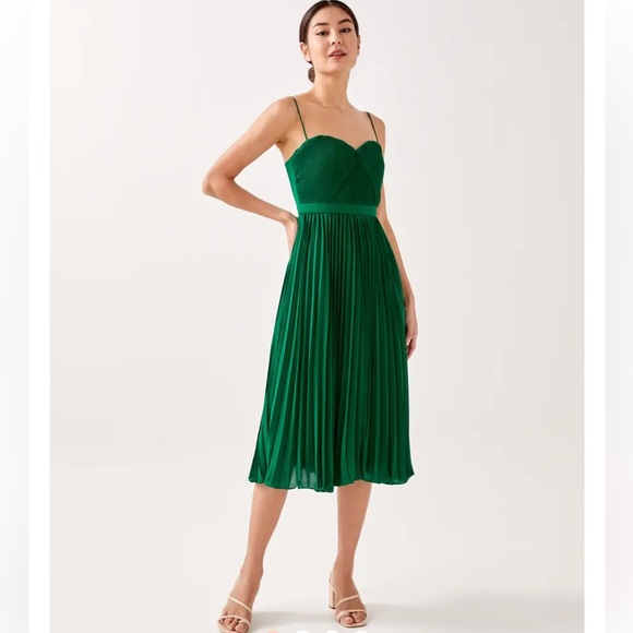 Dresses & Skirts - NWT Love Bonito Padded Pleated Dress in Emerald Green
